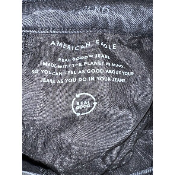 AMERICAN EAGLE Womens Black Wash Distressed Mom Straight Jeans Size 6 Short - Picture 11 of 15